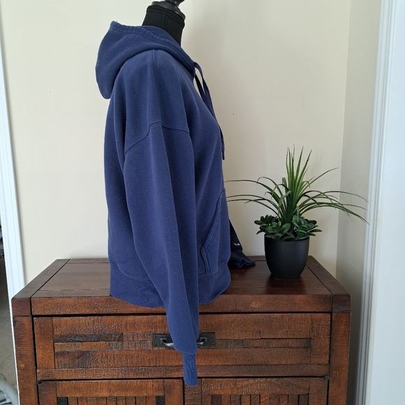 Champion Hoodie Women's Small Vlue Pull Over Sweatshirt Cozy Soft Hooded - Picture 3 of 10